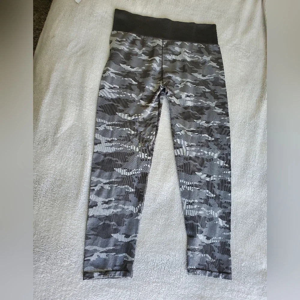 Reebok Gray Camo Leggings‎ 2XL Workout Walking Yoga Running